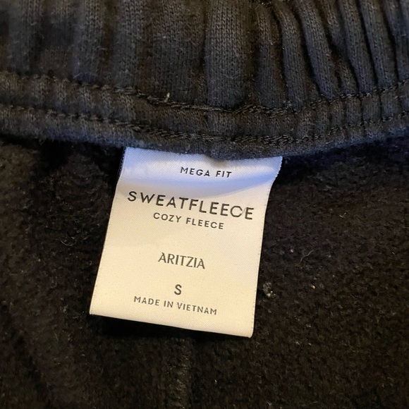 Aritzia Sweat Fleece - Cozy Fleece Black - Picture 3 of 9